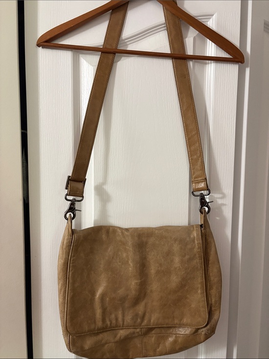 Arnold Churgin Handbags - Women's Tan Leather Shoulder Bag